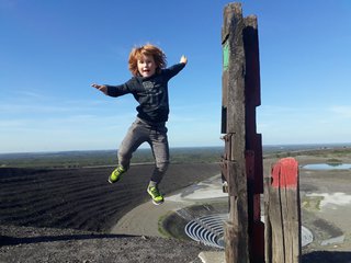 © Jennifer Kownatzki - Bunte Totems auf der Halde Haniel in Bottrop