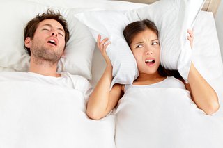 Helfen smarte Betten gegen Schnarchen?