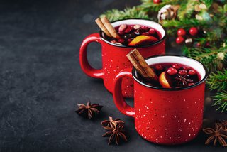 Glühwein oder Punsch wärmt von innen Glühwein oder Punsch wärmt von innen