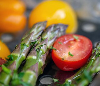 Grüner Spargel vom Grill