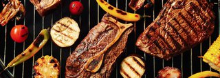 Fleisch und Gemüse auf Gasgrill grillen