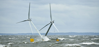 Trotz Sturmtief „Gisela“ schwimmt Nezzy² stabil im Wasser. (Foto: Jan Oelker / EnBW / aerodyn)