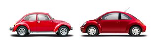 VW Käfer und Beetle stehen sich gegenüber