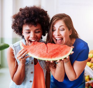 Melonen sind sehr erfrischend in heißen Sommern